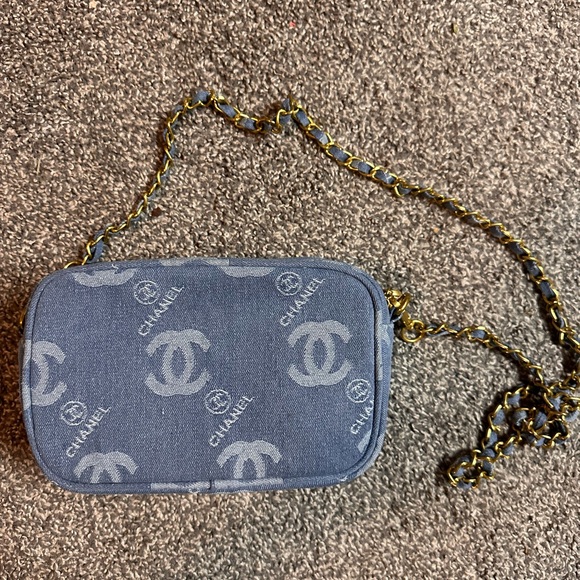 CHANEL Denim Blue Zippered Pouch - Picture 1 of 2